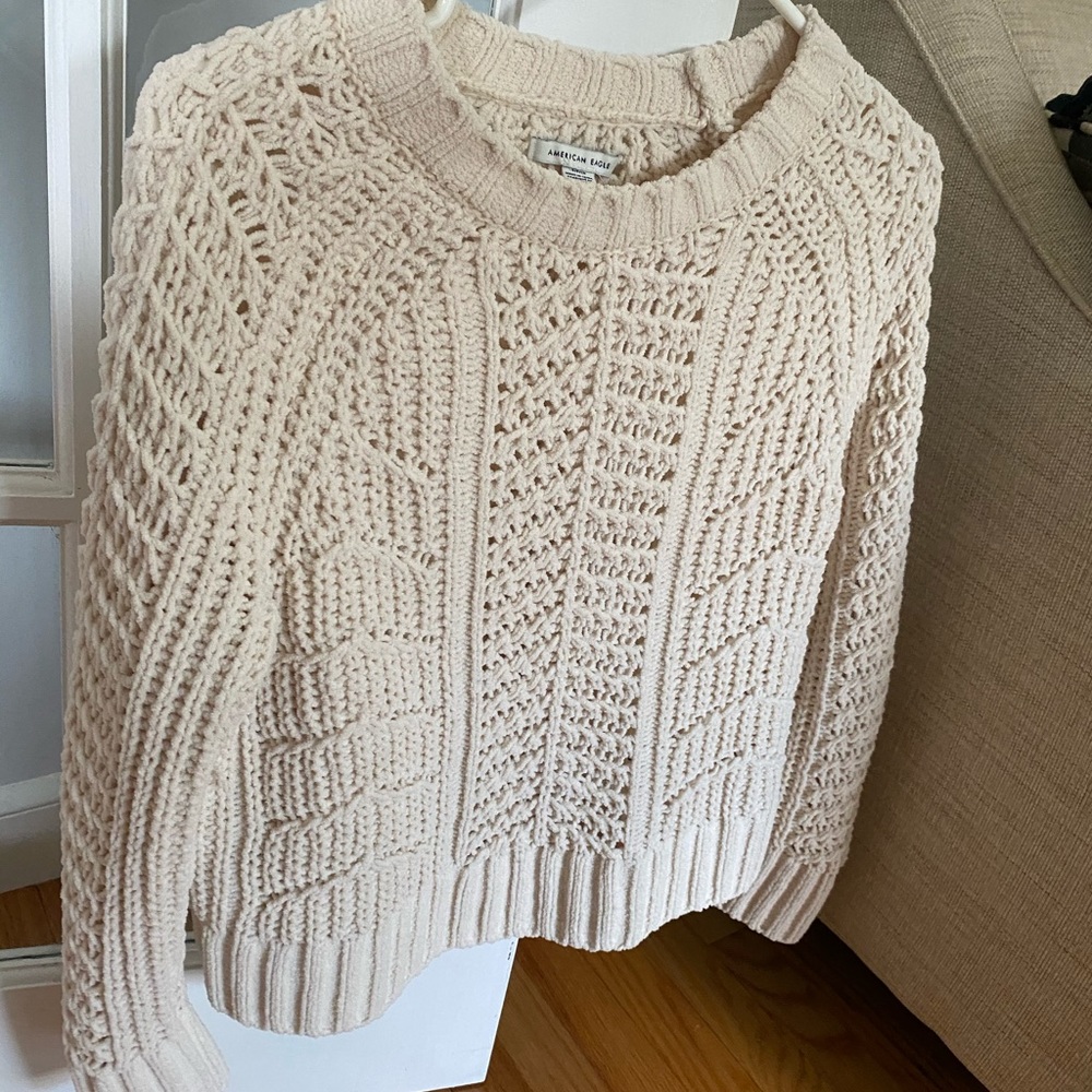 American Eagle Sweater. Super Cute . Size Small